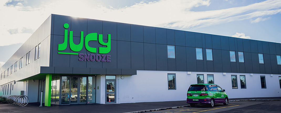 exterior-of-jucy-snooze-christchurch